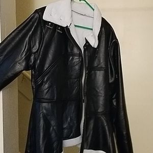 3 quarter black leather jacket plaque